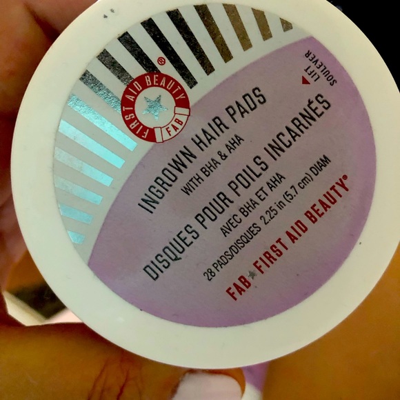 First Aid-Bump eraser body scrub and ingrown hair pads bundle - Picture 2 of 3